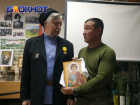 «На передовой атеистов нет»: мастер из ЛНР передал икону военнослужащим