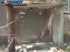 Козырьки не острые, но опасные: на квартале Шевченко в Луганске одна из подпорок козырька подъезда упала на 21-летнего парня