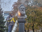 В Алчевске реставрируют бюст основателя города