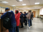 Делают все, что могут: луганчане с пониманием отнеслись к очередям в отделениях «Энергосбыта»