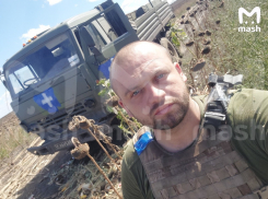 Укронациста, бомбившего Луганск, нашли с помощью голых фото его любовницы