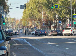 Дорогу в районе Чапаева в Луганске перекрыли из-за интересной находки