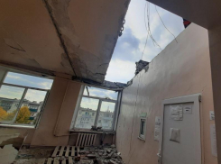 В Лисичанске проходит восстановление пострадавшей от обстрелов больницы 