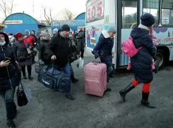 Без документов и без дома: что ждёт беженцев в ЛНР?