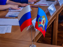 Две политические партии определились с кандидатами на выборы в парламент ЛНР