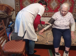 При Украине эту тему замалчивали: врачи Кременской больницы в ЛНР обследовали более 40 маломобильных жителей на дому