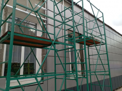 В поселке Красный Яр ЛНР ремонтируют местный ДК