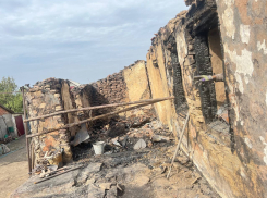 Новый пожар в Антрацитовском районе ЛНР уничтожил девять жилых домов