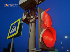 В Луганске оштрафовали водителя 117-го автобуса, проехавшего на красный свет