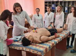 Новые симуляторы и тренажёры используют для обучения в медицинском университете Луганска 