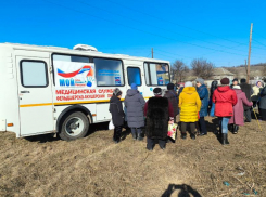 Сразу два мобильных фельдшерско-акушерских пункта выехали в село Суходол Славяносербского района ЛНР