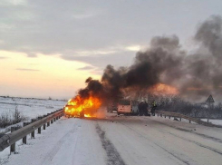 Страшная авария на КПП Должанская в ЛНР: двое в реанимации