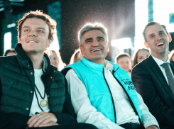 От пересдачи ЕГЭ до контроля мигрантов: «Новые люди» рассказали, что полезного сделали для ЛНР