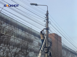 Энергетики ЛНР вернули свет в дома жителей села Катериновка