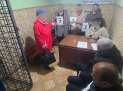 «Ясновидящие» на доверии: в Свердловске ЛНР поймали семью мошенников