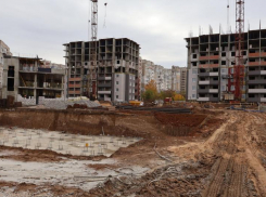 В районе Южных кварталов Луганска возводят новый ЖК