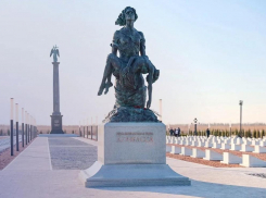 ЛНР вспоминает жертв украинской агрессии: 12 лет стойкости