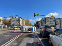 Госавтоинспекция ЛНР проводит проверку утреннего ДТП с каретой скорой помощи на улице Ленина