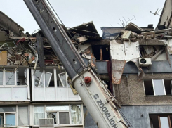 В алчевской многоэтажке в ЛНР продолжают разбирать строительные конструкции