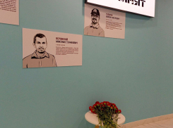 В Луганске состоялась церемония открытия мемориальных досок в память о погибших волонтерах