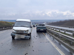 При аварии в Краснодонском районе ЛНР пострадали четыре человека