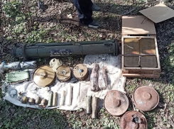 Недалеко от Луганска нашли два тайника с боеприпасами