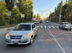 Женщина сбила 17-летнего парня на «зебре» в Луганске