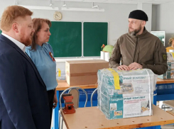 Курчатовский институт передал оборудование для уроков физики школе в Луганске
