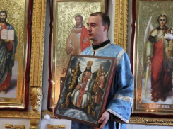 Копии трех редких икон привезли в Луганскую Народную Республику 