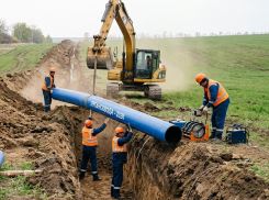 Стабильная вода для Лутугино: началось строительство 11 км водовода