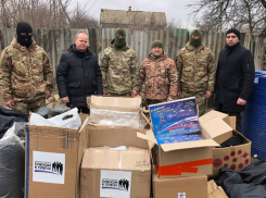 «Сладкое улучшает настроение»: участникам СВО в ЛНР передали двухкилограммовые пряники