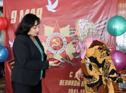 Узнице концлагеря из ЛНР вручили медаль к юбилею Победы