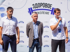 Депутат Госдумы Евгений Ревенко побывал на спортивном фестивале в Луганске
