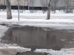 Луганчанин показал лужи размером с озера и примыкающую «реку», видео