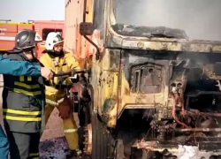 Грузовой автомобиль загорелся в Алчевске ЛНР