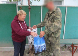 Охраняя жизнь и поднося помощь: солдаты Росгвардии помогают местным жителям ЛНР