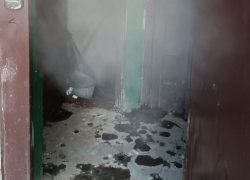 Власти неделю игнорировали жалобы утопающих в фекалиях луганчан, так и не откачав кал до конца