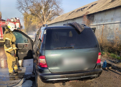 В Лутугино ЛНР вспыхнул автомобиль