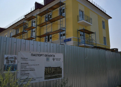 В Рубежном ЛНР начали восстанавливать дом, разбитый обстрелами