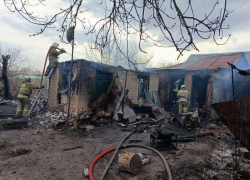 Природный пожар уничтожил дом в Новой Астрахани Кременского района ЛНР