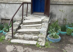 В ЛНР боец СВО вернулся инвалидом, а УК даже не починила ему крыльцо