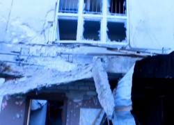 Укронацисты обстреляли Кременную ЛНР, повреждены многоэтажки и госучреждения 