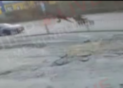 Кадры момента ДТП с пешеходом на 2-й Краснознаменной в Луганске попали в сеть 