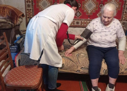 При Украине эту тему замалчивали: врачи Кременской больницы в ЛНР обследовали более 40 маломобильных жителей на дому