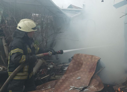 Пожарные ЛНР час справлялись с загоревшим жилым домом в Лисичанске ЛНР