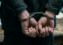 В Брянке ЛНР «накрыли» вора-многостаночника: грабил дома и обкрадывал знакомых