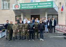 Поющий луганский полк: участники СВО выступили в Волгодонске 