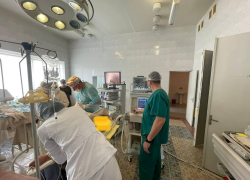 Красноярские хирурги и травматологи спасают жизни пациентов из Свердловска ЛНР