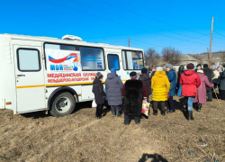 Сразу два мобильных фельдшерско-акушерских пункта выехали в село Суходол Славяносербского района ЛНР