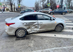 При столкновении двух легковушек в Луганске пострадал 11-летний ребенок